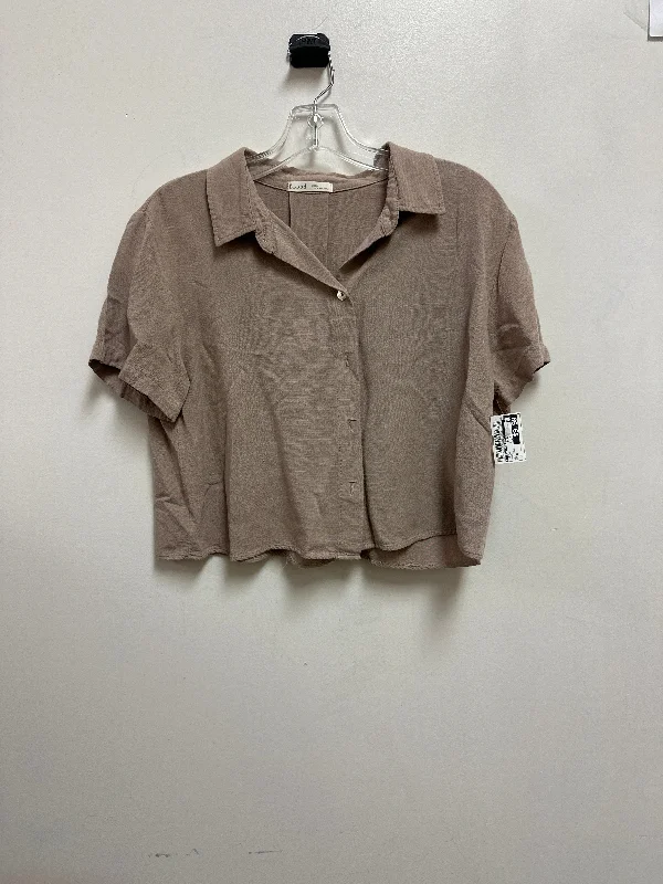 Top Short Sleeve By Clothes Mentor In Brown, Size: M