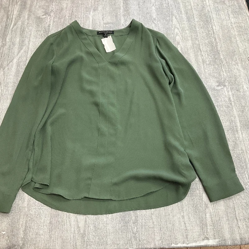 Top Long Sleeve By Banana Republic In Green, Size: Sp